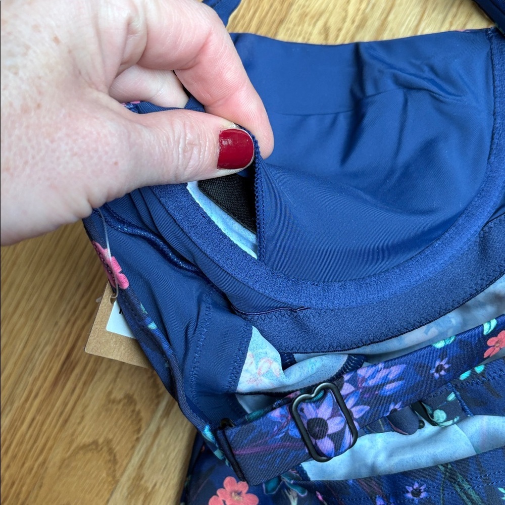 Title Nine 32C Floral bikini top - Navy and Pink swimsuit - Picture 5 of 6